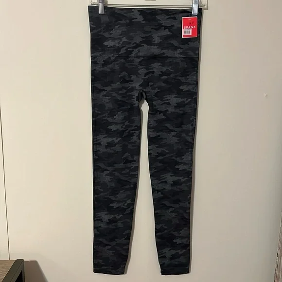 NWT SPANX Camouflage Print Leggings - Picture 3 of 8
